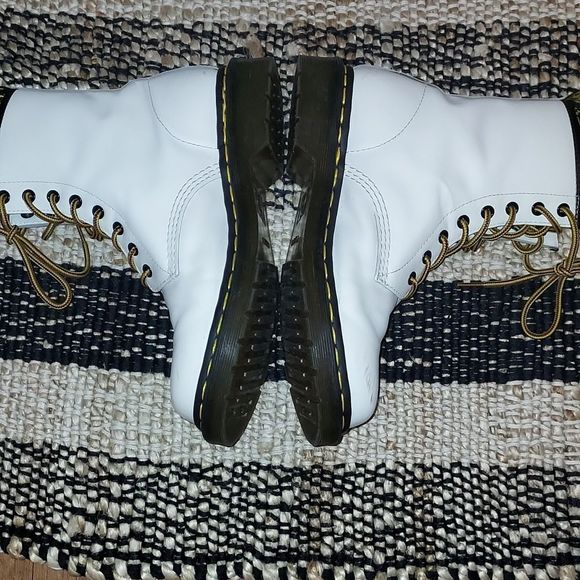 Dr. Martens 11821 Airwair boots - Picture 9 of 14